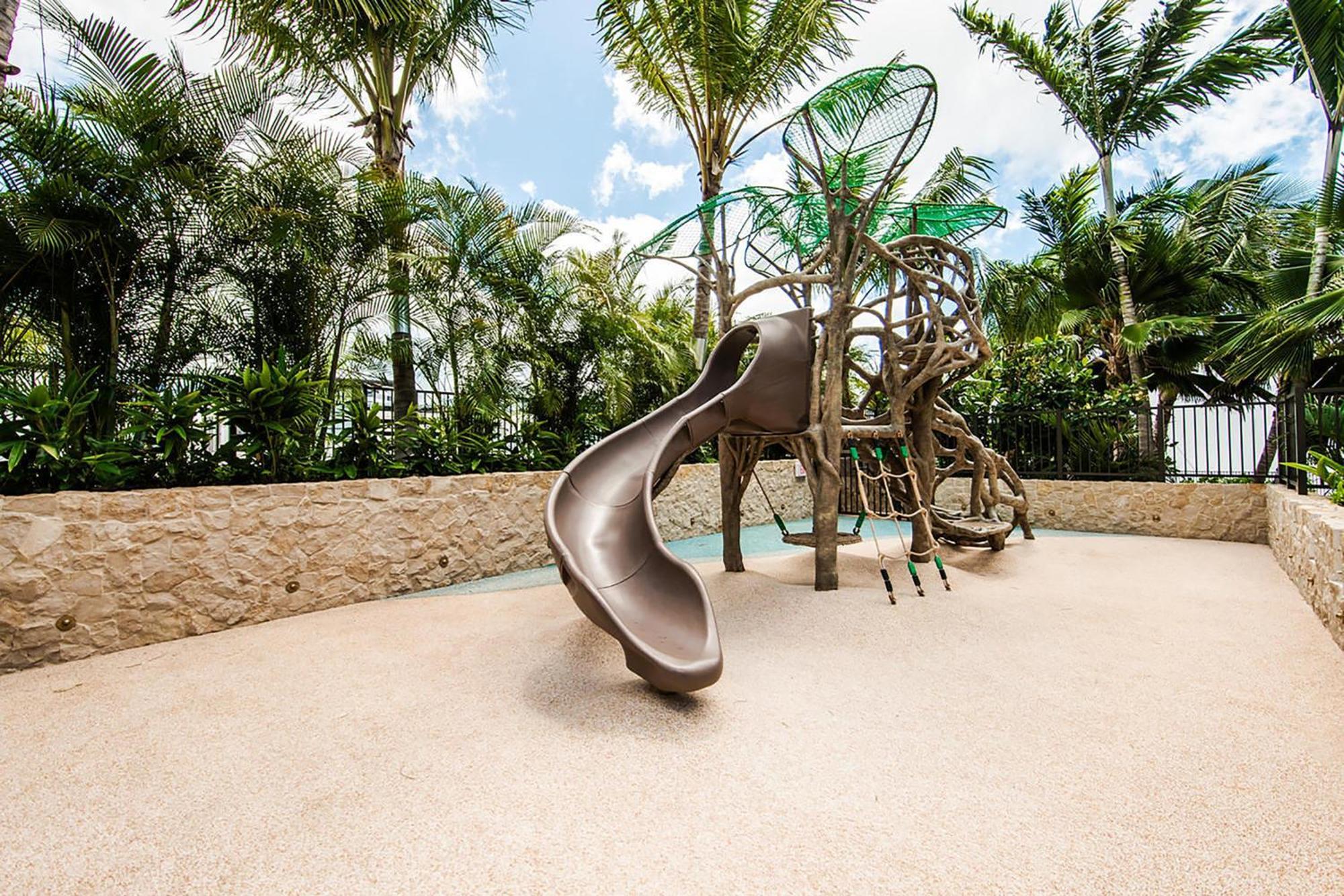 Park Lane 3300 Apts Honolulu