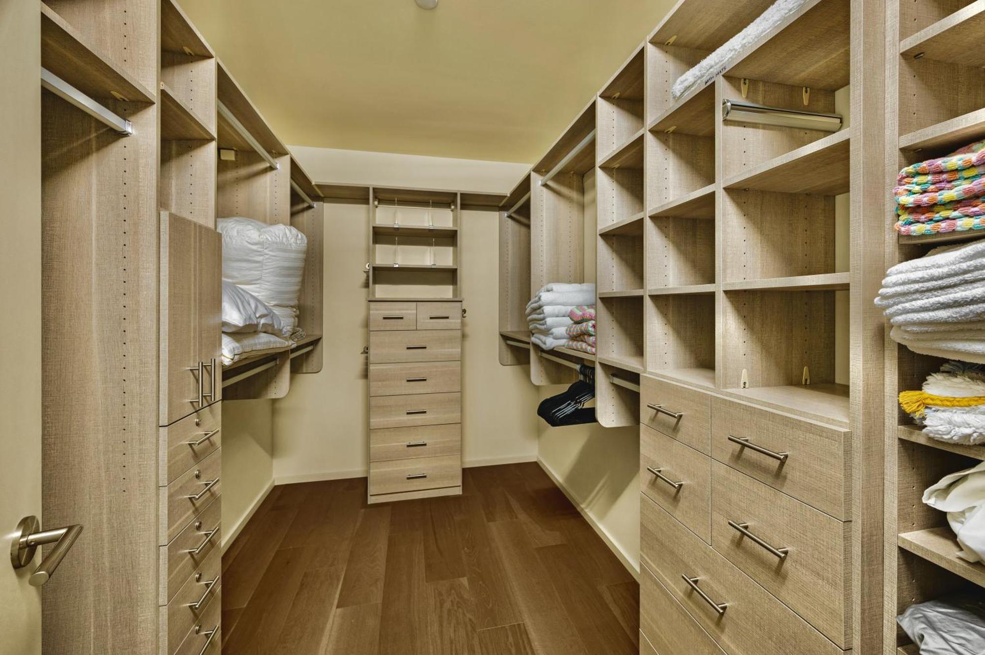 Park Lane 3300 Apts